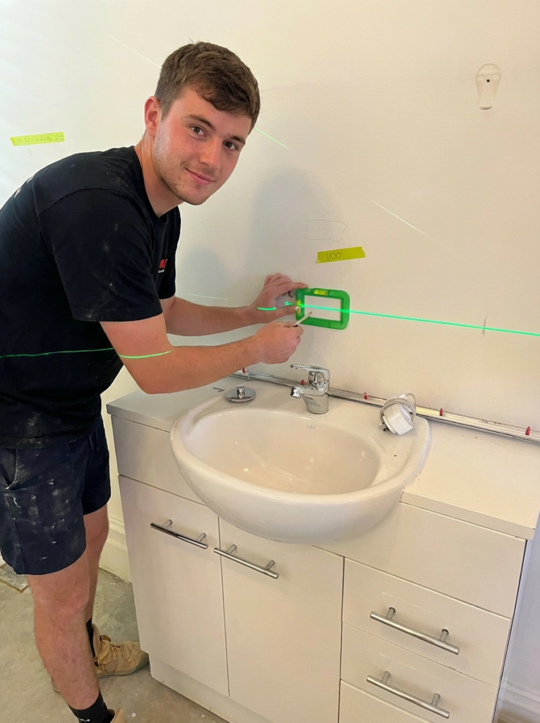 apprentice using the Powerpoint Mate